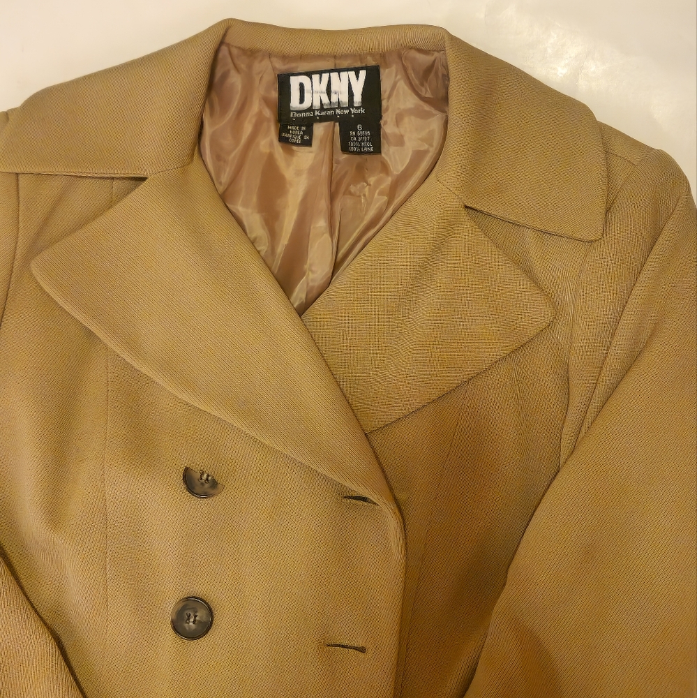 Vintage DKNY Women's Camel Double-Breasted Jacket Size 6 - Picture 7 of 7